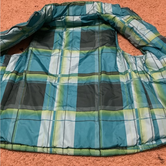 Vest - Picture 2 of 5